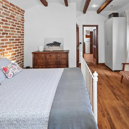 1 Bedroom Gorgeous In Porec